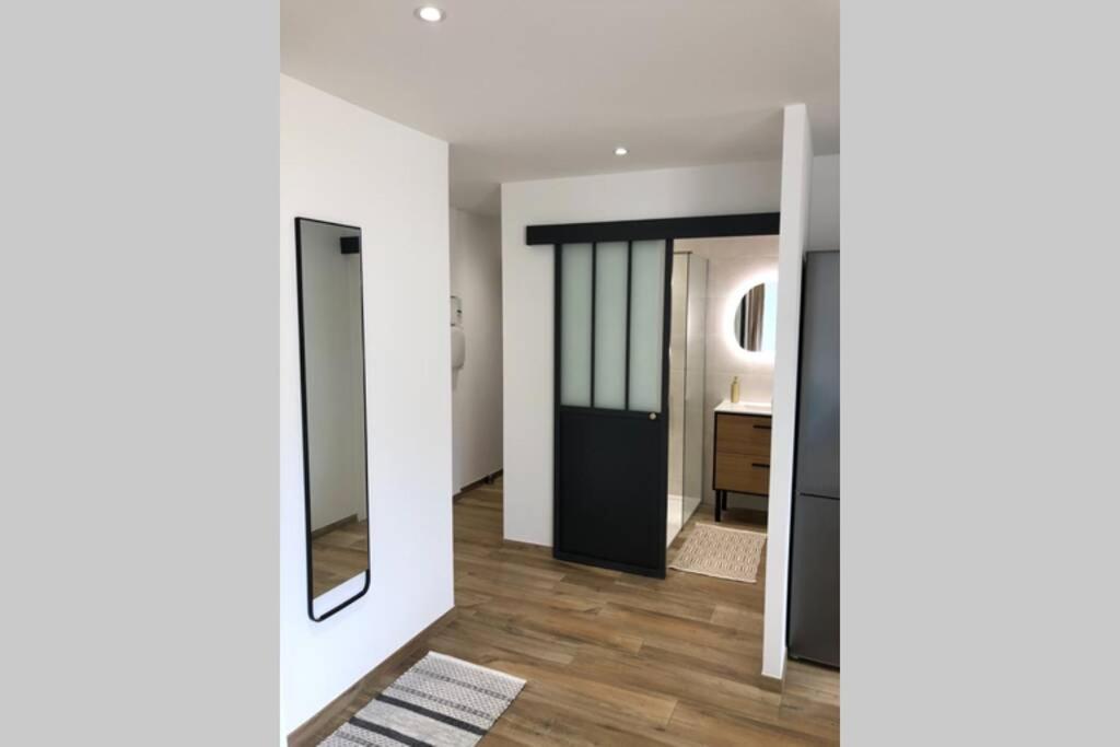 Spacieux Entierement Renove Apartment *