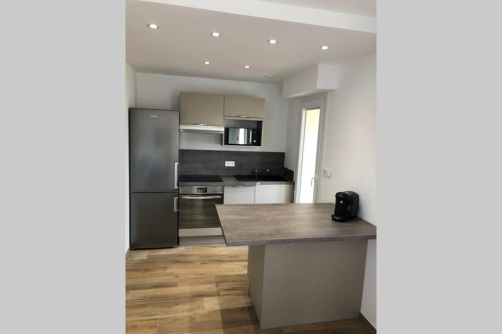 Apartment Spacieux Entierement Renove